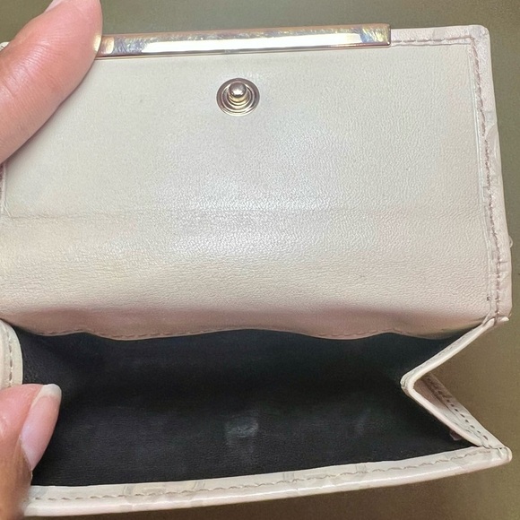 Gucci Beige Monogram Wallet - GUC - Picture 7 of 11